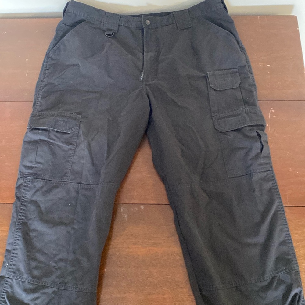 Xl black baggy cargos. Lightly worn.